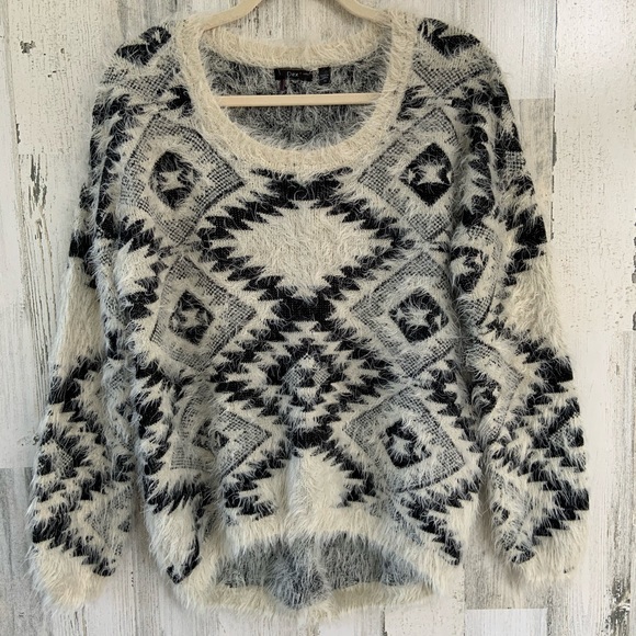Dex Sweaters - DEX 1963 Fuzzy Black/Cream Aztec Sweater Size M